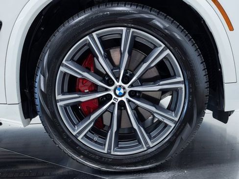 Used 2025 BMW X5 xDrive40i w/ M Sport Package image 26