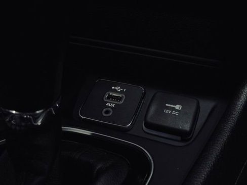 Used 2022 Jeep Cherokee Limited image 35