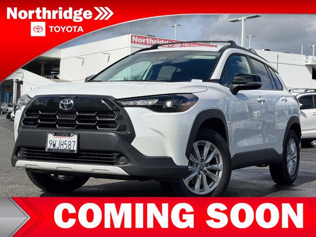 Used 2026 Toyota Corolla Cross LE FWD image 2