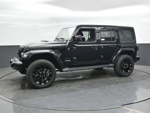 Used 2021 Jeep Wrangler Unlimited Sahara AWD/4WD image 7