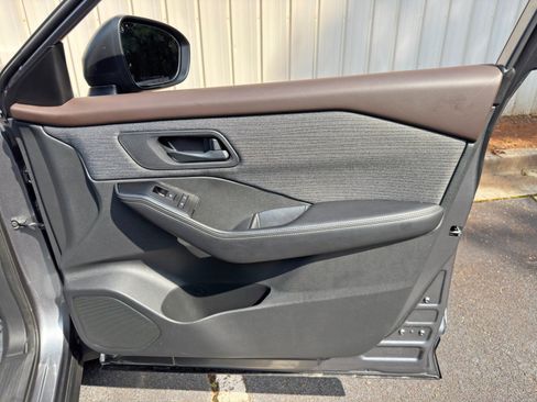 Used 2022 Nissan Rogue S FWD image 35