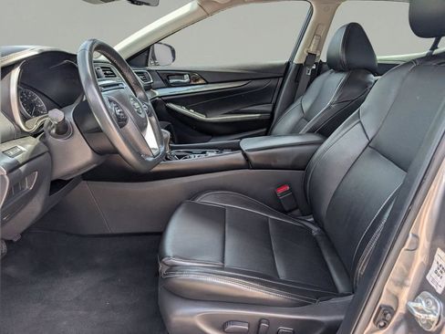 Used 2022 Nissan Maxima SV w/ Floor Mat Group FWD image 16