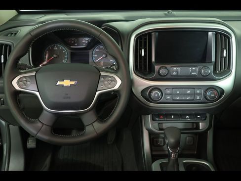 Used 2022 Chevrolet Colorado LT w/ LT Convenience Package image 16