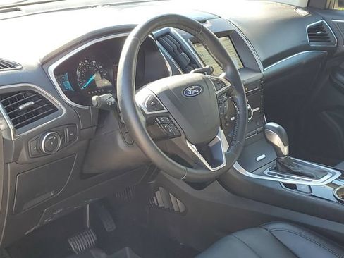 Used 2018 Ford Edge Titanium w/ Equipment Group 301A AWD/4WD image 22