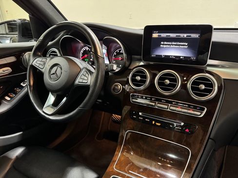 Used 2019 Mercedes-Benz GLC 300 4MATIC image 33