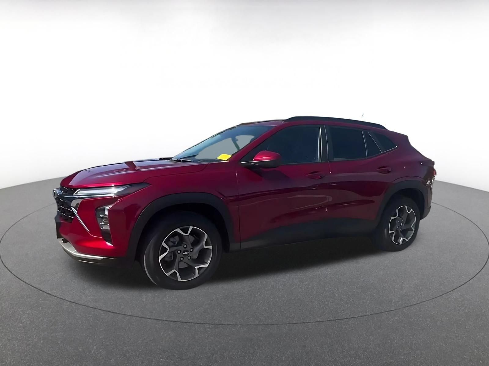 Used 2025 Chevrolet Trax LT FWD image 7