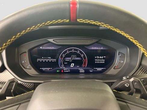 Used 2024 Lamborghini Urus Performante AWD/4WD image 10
