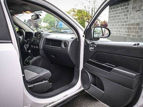 Used 2011 Jeep Compass 4WD image 15