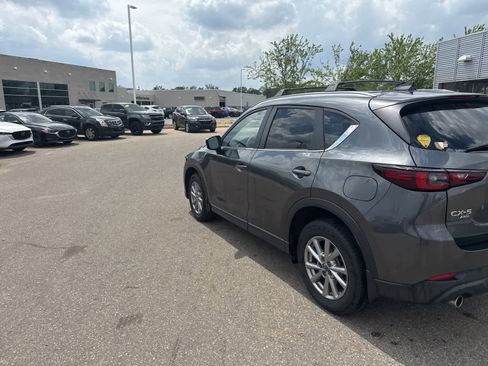 Used 2023 MAZDA CX-5 AWD 2.5 S w/ Select Package image 6