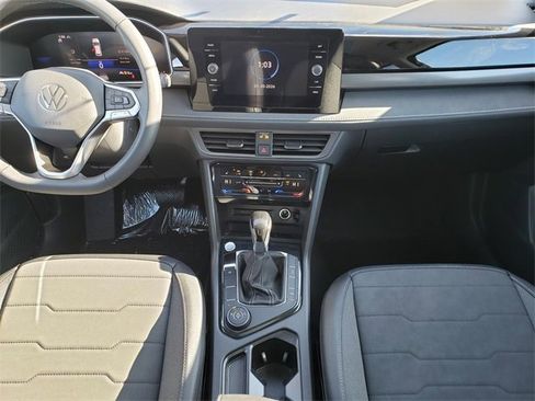 New 2026 Volkswagen Taos SE image 9
