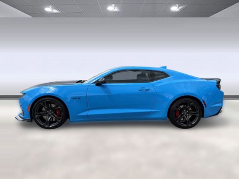 Used 2022 Chevrolet Camaro SS RWD image 2