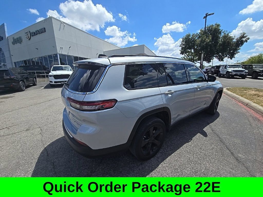 Used 2021 Jeep Grand Cherokee L Limited RWD image 3