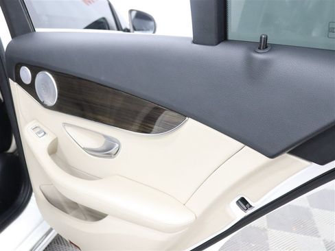 Used 2018 Mercedes-Benz C 300 4MATIC Sedan image 24