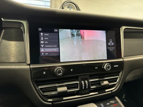Used 2025 Porsche Macan GTS image 32