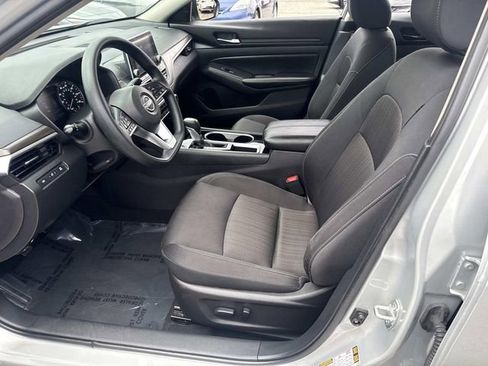 Used 2024 Nissan Altima 2.5 SV image 20