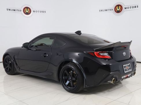 Used 2025 Toyota GR86 image 32