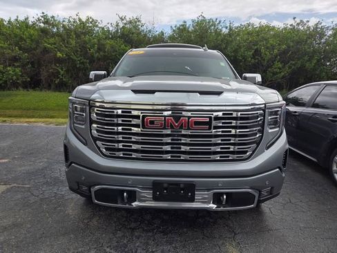 Used 2023 GMC Sierra 1500 Denali w/ Denali Reserve Package AWD/4WD image 2