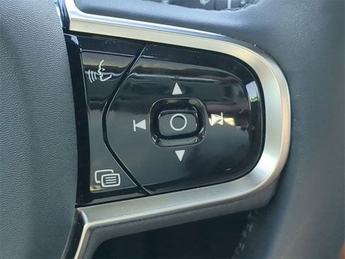 Used 2024 Volvo XC90 B6 Plus w/ Protection Package image 28