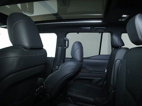 Used 2025 Lexus GX 550 w/ Accessory Package (2T) AWD/4WD image 19