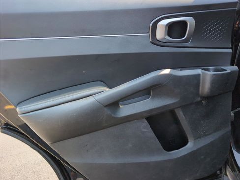 Used 2024 Kia Sorento LX FWD image 37