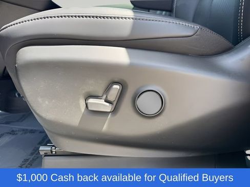 New 2027 Chrysler Pacifica Select FWD image 30