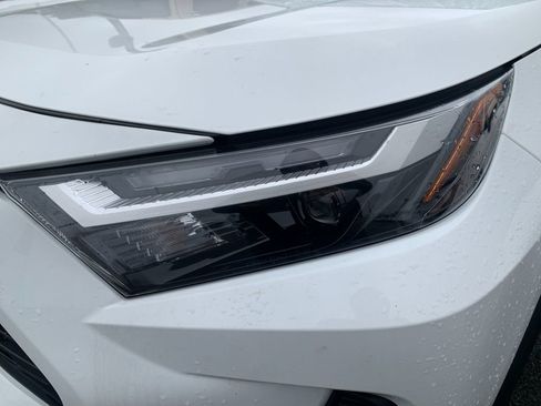 Used 2025 Toyota RAV4 XLE image 8