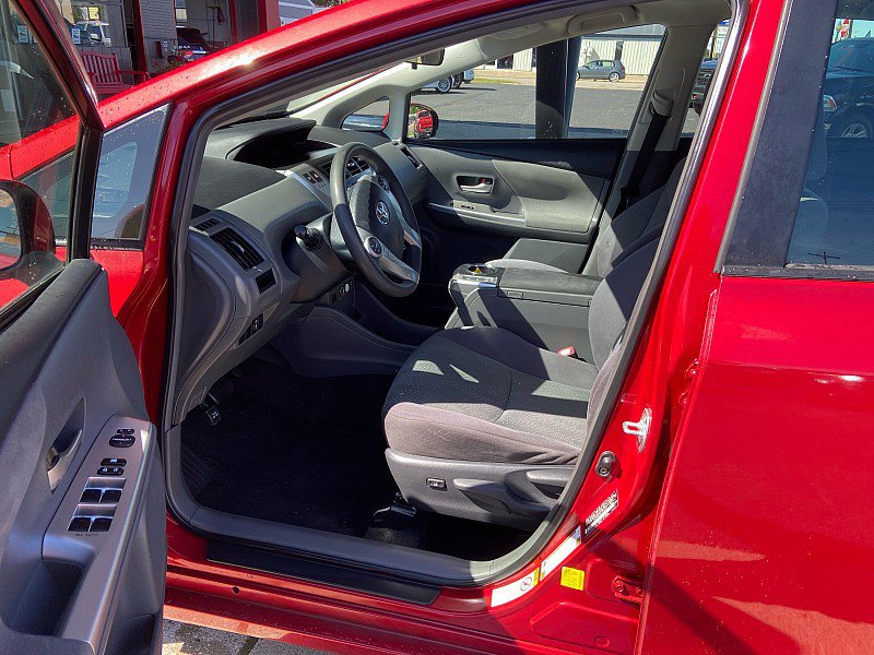 Used 2014 Toyota Prius V Two FWD image 5