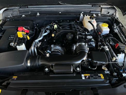 Used 2022 Jeep Wrangler Unlimited Sport image 30