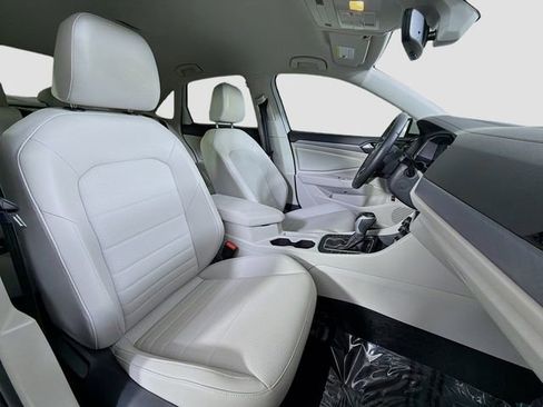 Used 2023 Volkswagen Jetta SE image 27