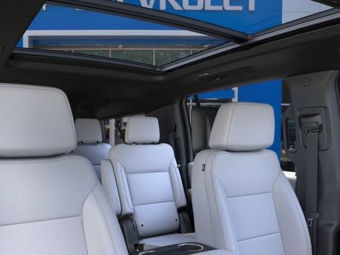 New 2026 Chevrolet Suburban Premier AWD/4WD image 24