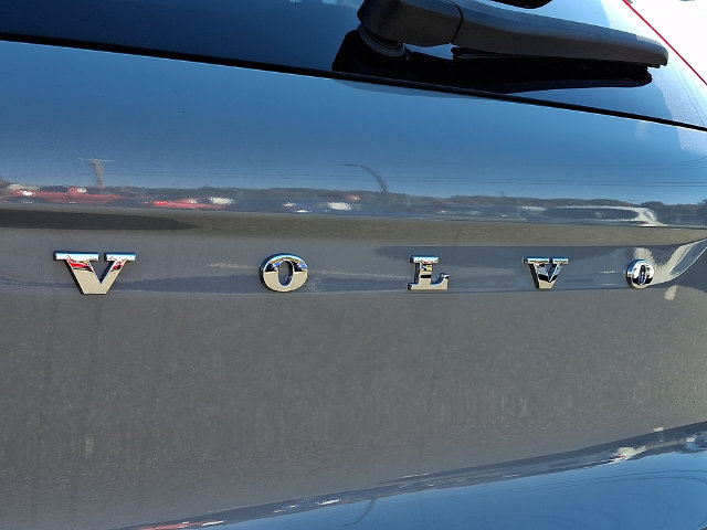 Used 2024 Volvo XC40 B5 Plus w/ Protection Package Premier AWD/4WD image 34
