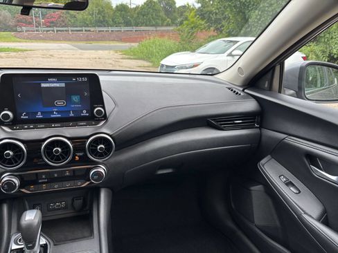 Used 2025 Nissan Sentra SV FWD image 32