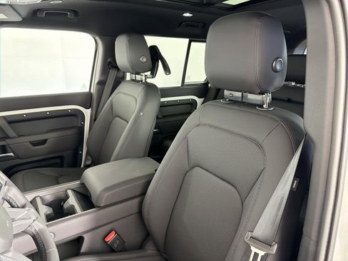 New 2026 Land Rover Defender 110 X-Dynamic SE image 22
