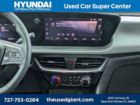 Used 2024 Buick Encore GX Sport Touring FWD image 21