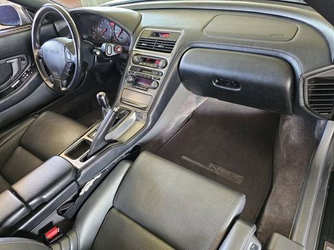 Used 2004 Acura NSX T image 25