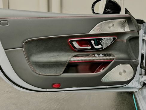 Used 2024 Mercedes-Benz SL 63 AMG 4MATIC image 19