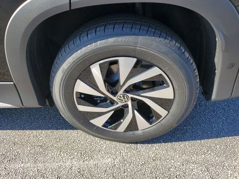 New 2026 Volkswagen Tiguan S FWD image 8