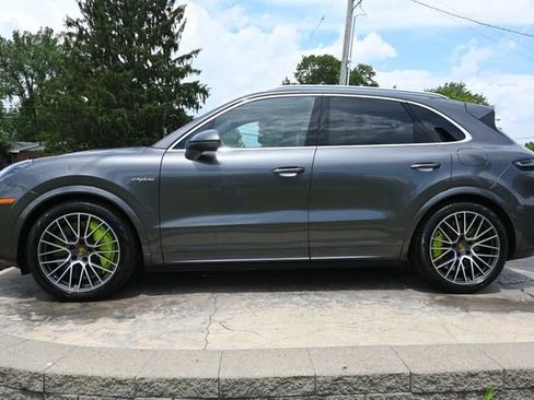 Used 2021 Porsche Cayenne Turbo S AWD/4WD image 8