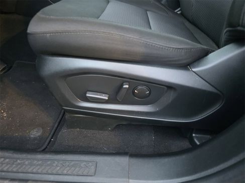 Used 2024 Ford Explorer XLT image 13