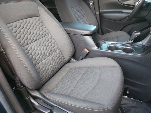 Used 2021 Chevrolet Equinox LT image 10