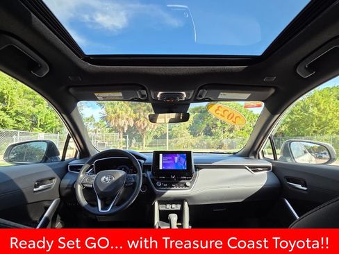 Certified 2023 Toyota Corolla Cross AWD Hybrid w/ Convenience Package image 5