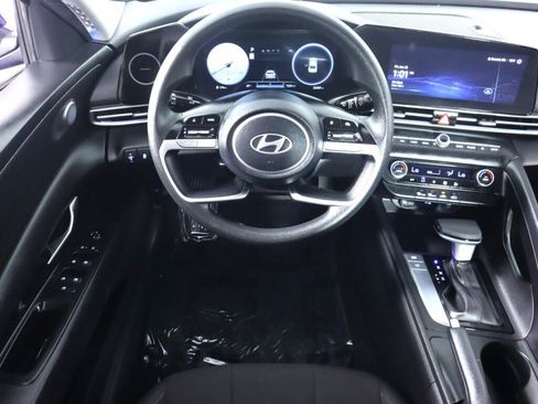 Used 2024 Hyundai Elantra SEL FWD image 30