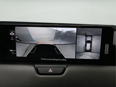 New 2025 MAZDA CX-70 Plug-In Hybrid w/ Premium Plus AWD/4WD image 6