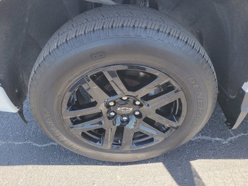 Used 2022 Chevrolet Silverado 1500 Custom image 37