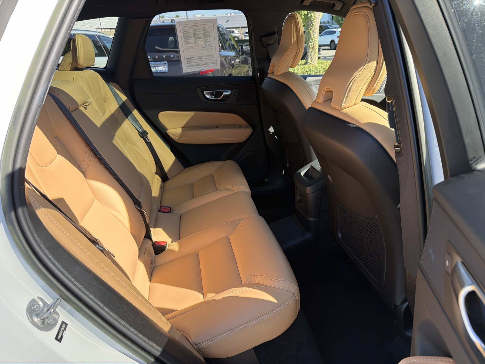 Certified 2023 Volvo XC60 T8 Ultimate w/ Climate Package AWD/4WD image 24