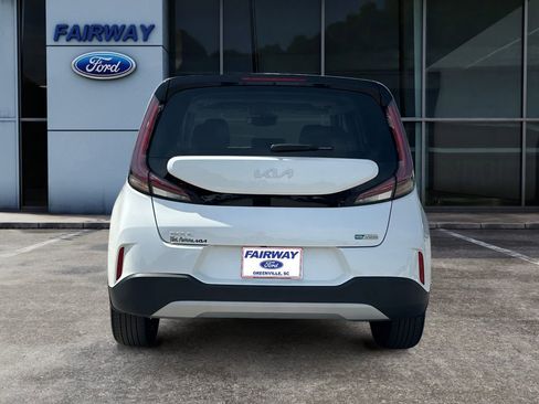 Used 2024 Kia Soul EX image 5