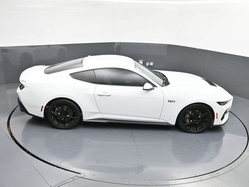 Used 2024 Ford Mustang GT Premium image 31