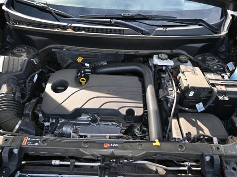 Used 2024 Chevrolet Equinox LT image 36