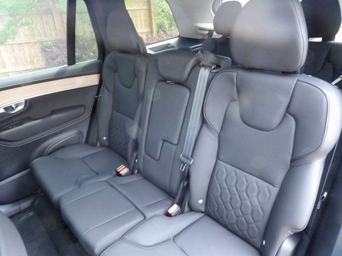 Certified 2025 Volvo XC90 T8 Plus w/ Protection Package Premier AWD/4WD image 15
