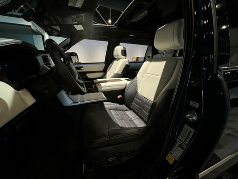 Used 2023 Toyota Sequoia 4WD image 17